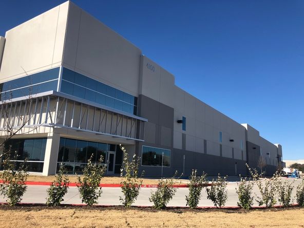 NEW YORK 20 CROSSING: 4100 New York Ave, Arlington, TX 76018